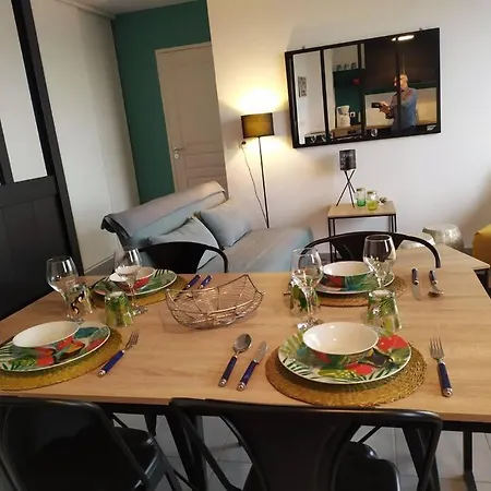 Très Bel F2 Avec Vue Appartamento *